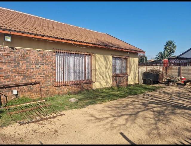 3 BEDROOM HOUSE FOR SALE IN PAUL KRUGERSOORD